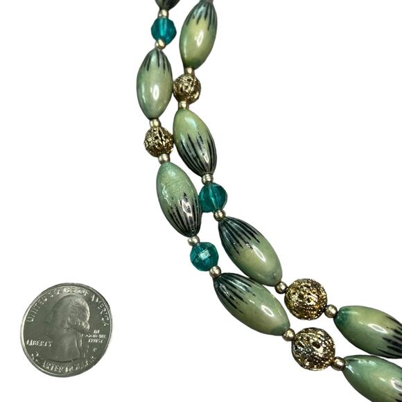 Vintage Green Beaded Layered 2 Strand Necklace 20.25” - Picture 5 of 7